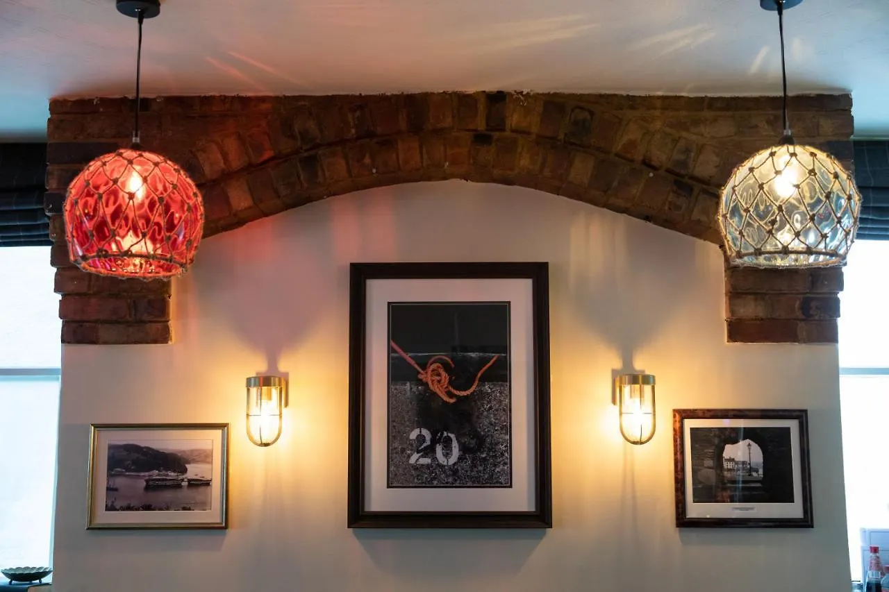The Seale Arms 3*