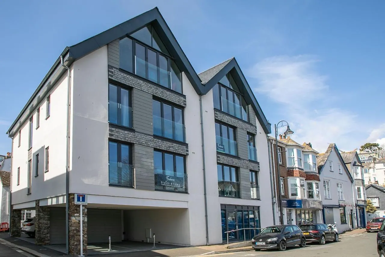 2 De Courcey House - Architect Designed Luxury With Parking, Central