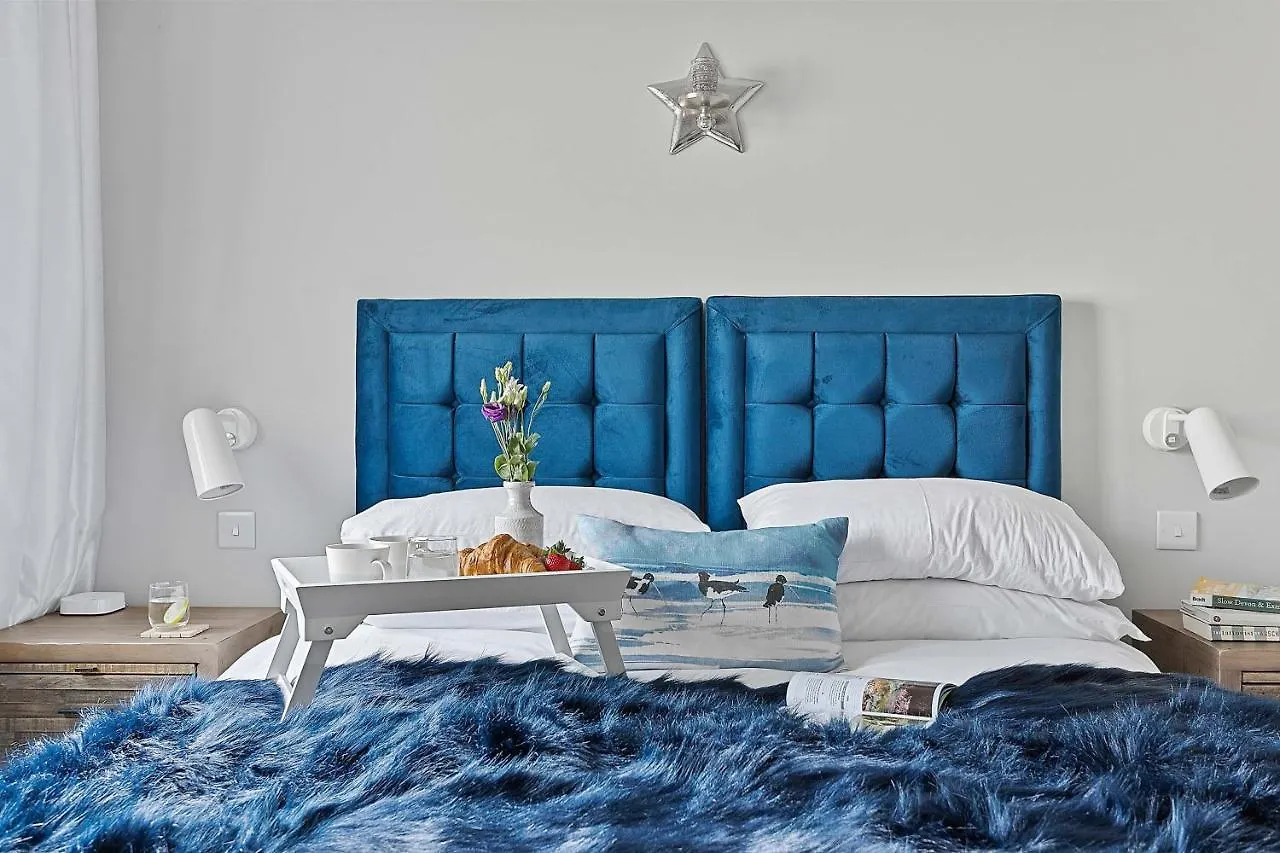 2 De Courcey House - Architect Designed Luxury With Parking, Central בית נופש