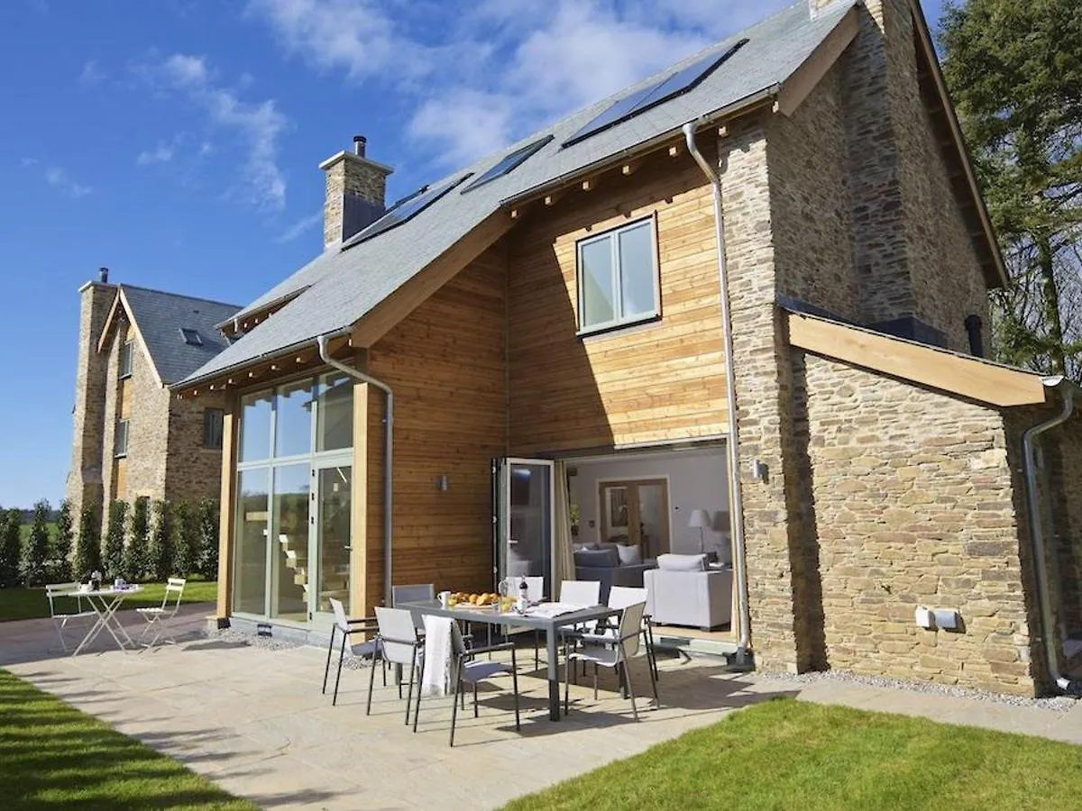 3 The Drive, Hillfield Village *