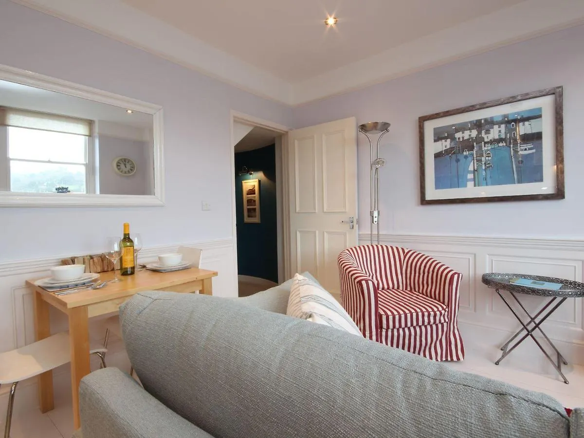 Flat 1, 32 Newcomen Road Dartmouth