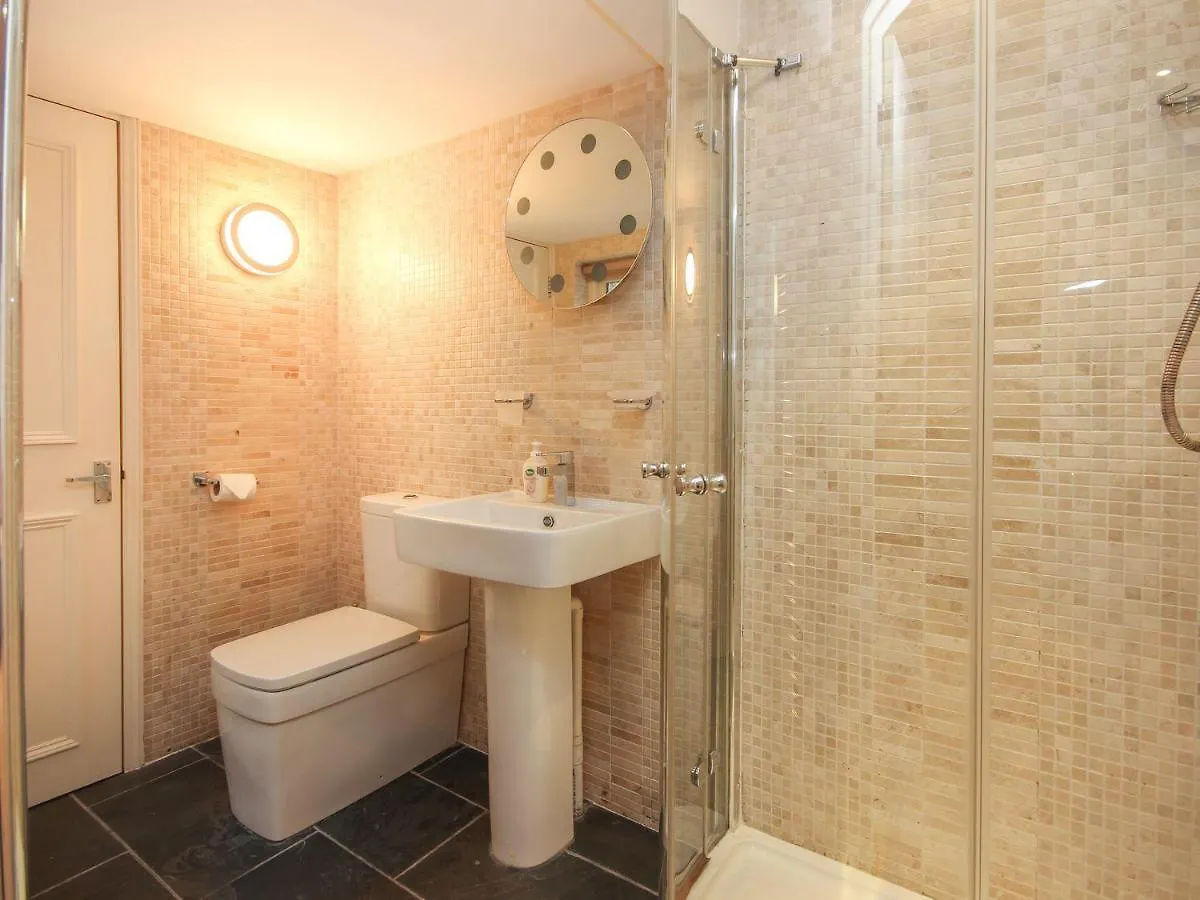 Apartman Flat 1, 32 Newcomen Road Dartmouth