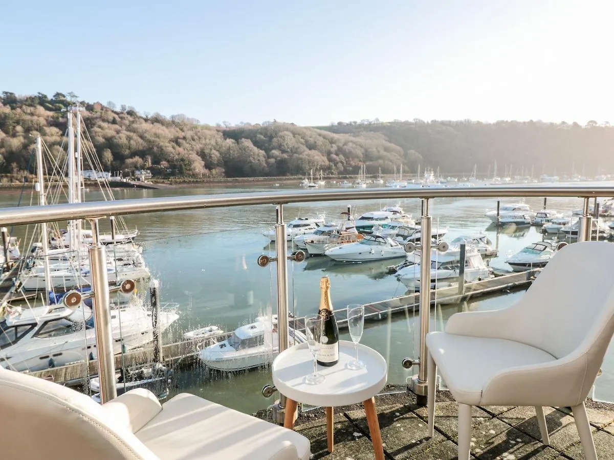34 Dart Marina Apartment
