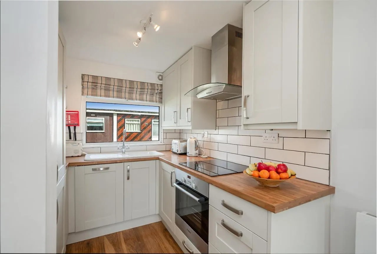 5 Norton Park * Dartmouth