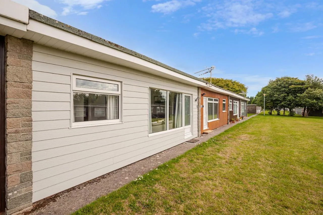 5 Norton Park * Dartmouth