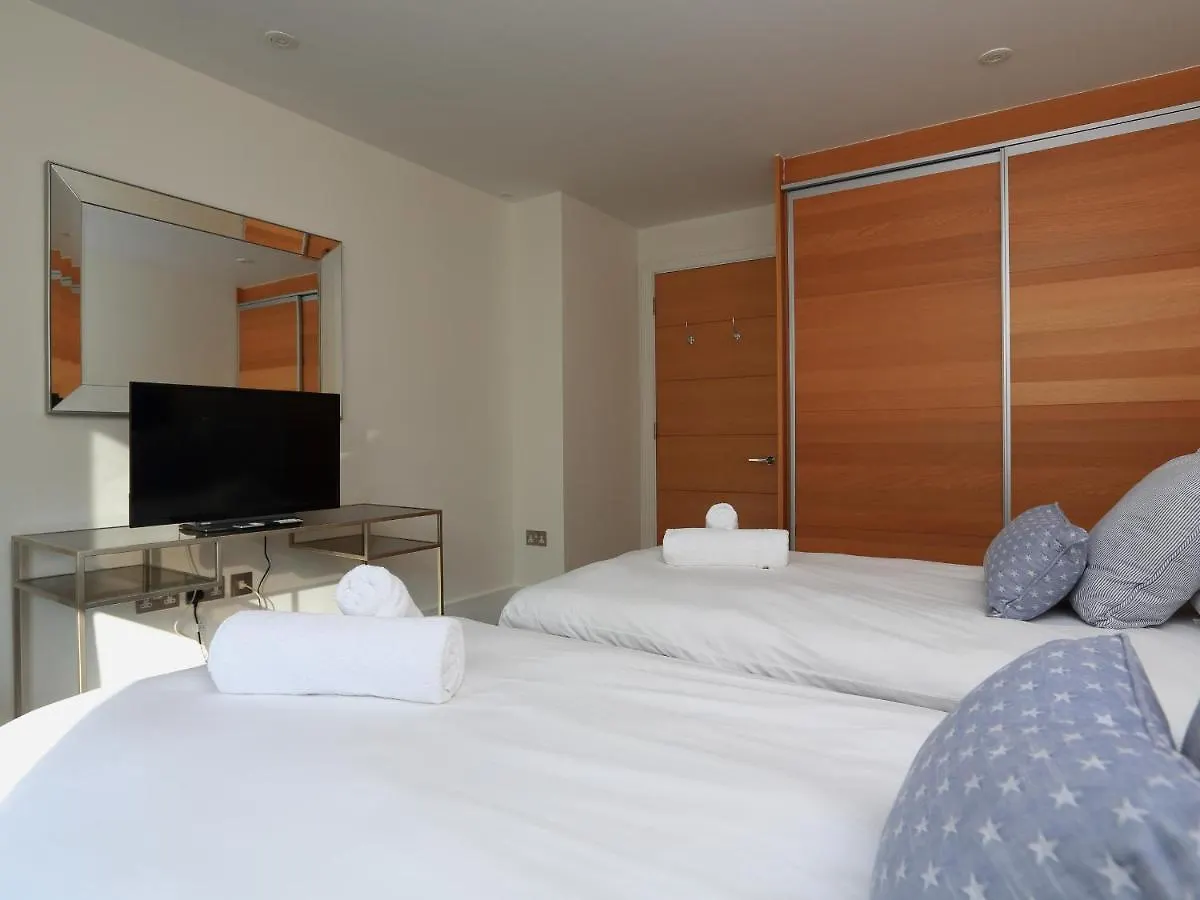 34 Dart Marina Apartment