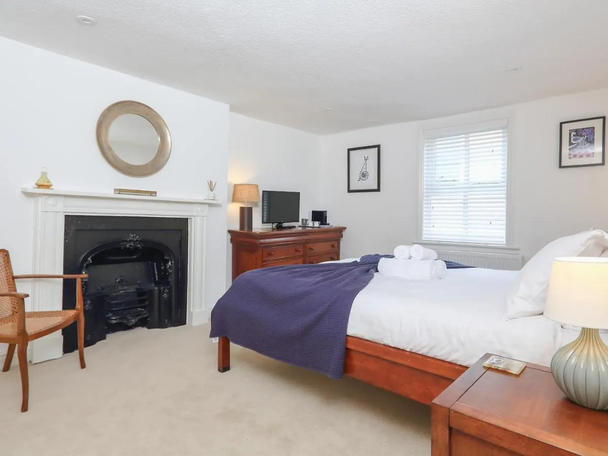 The Corner House Apartment Dartmouth