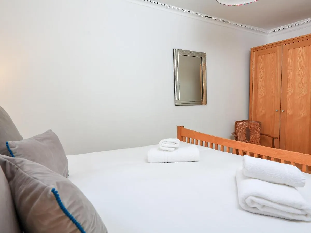 The Corner House Apartment *