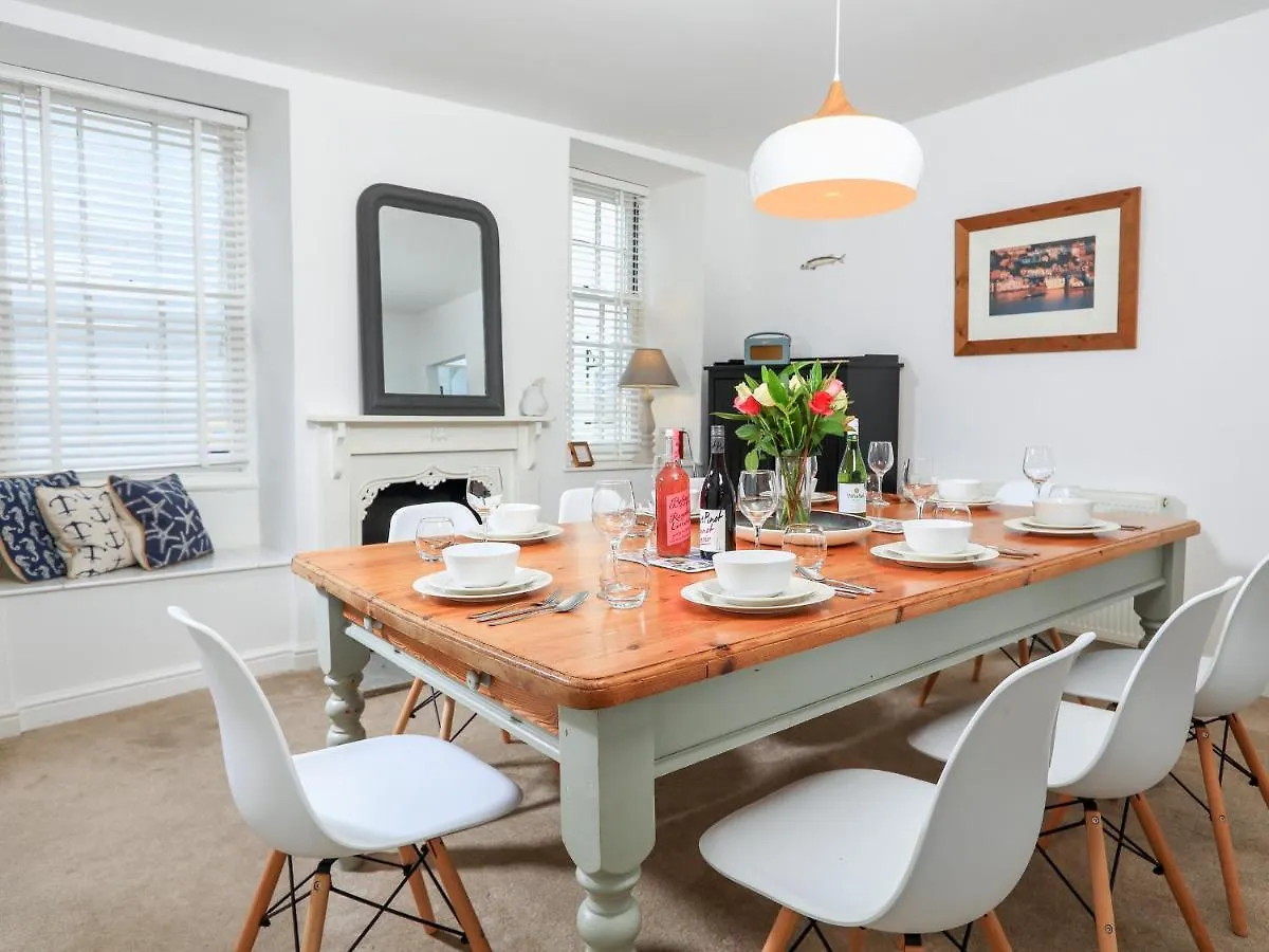 The Corner House Apartment
