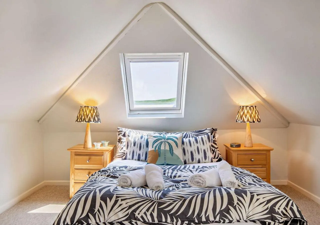 Bayards View - * Dartmouth