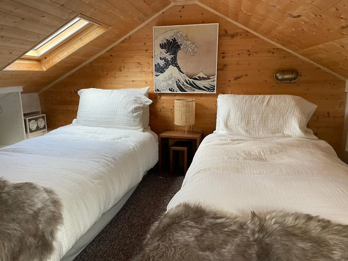 3 Bed * Dartmouth