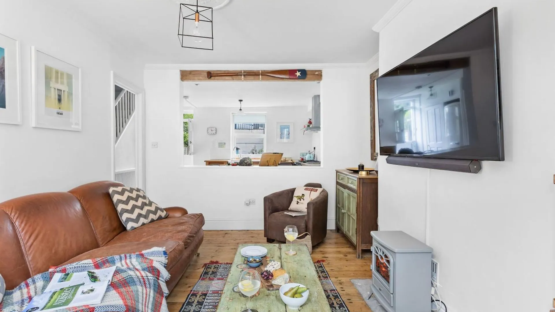 Kessel House - Outstanding Family Home, Close To Town Centre *