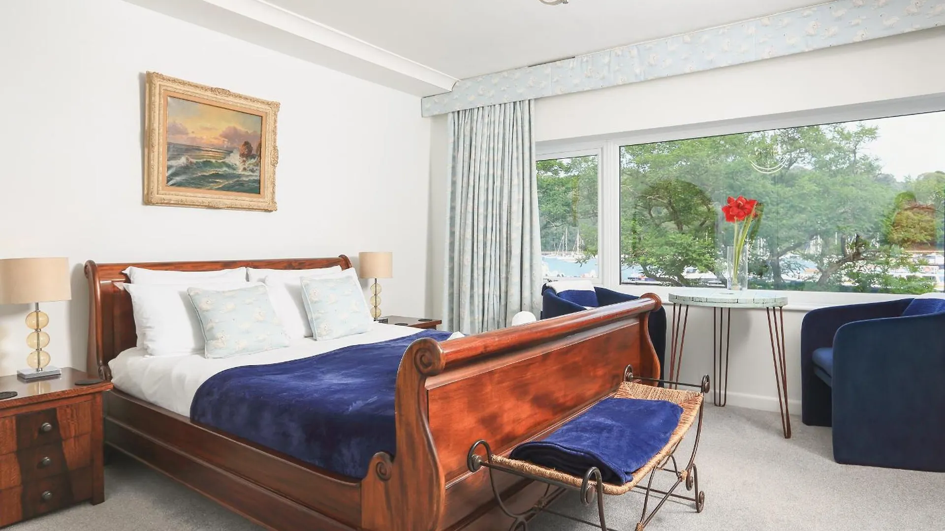 2 Lee Court
