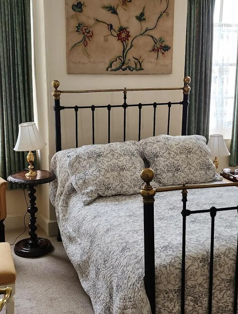 Anzac Street B+bistro Bed & Breakfast Dartmouth