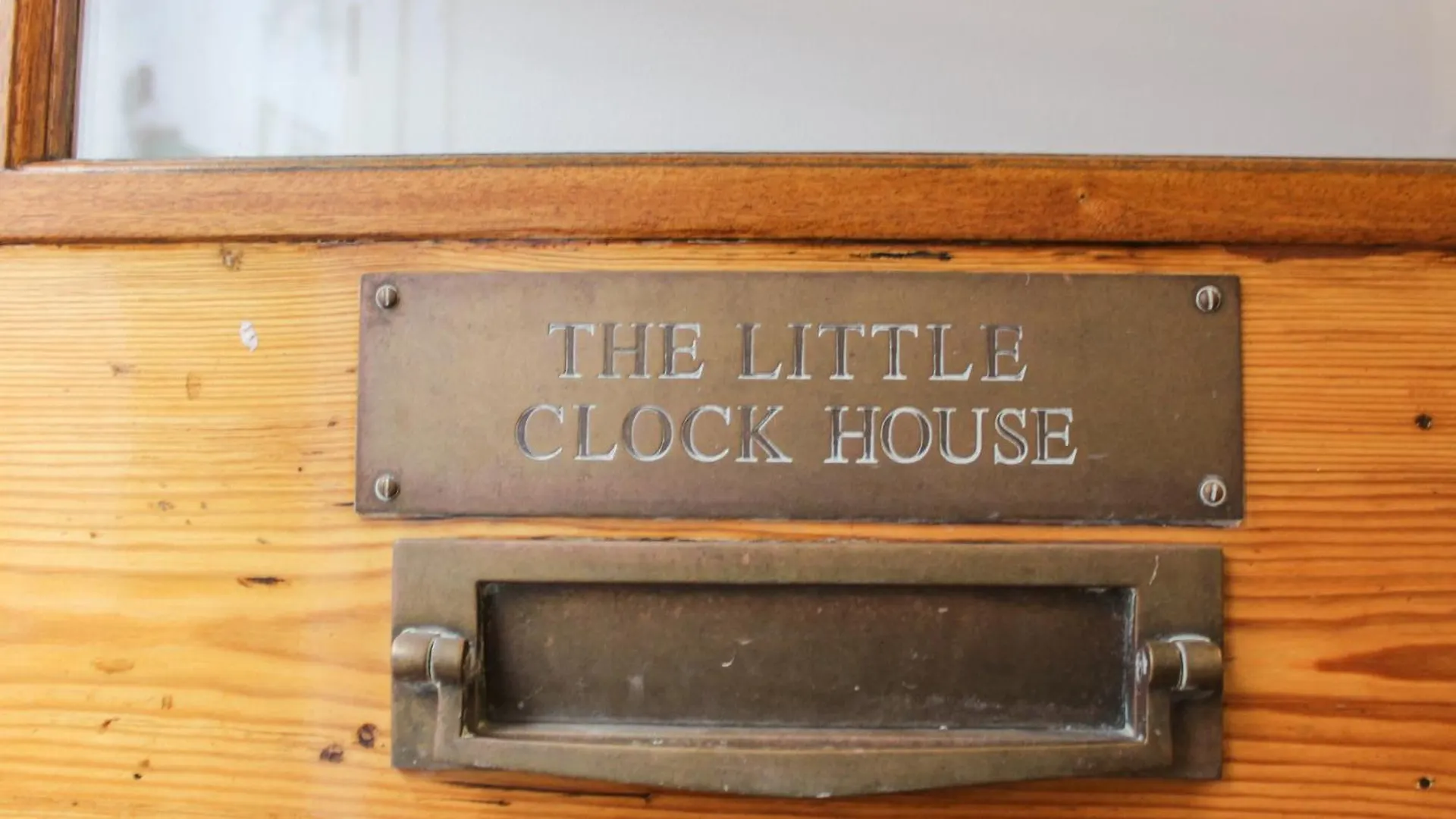 The Little Clock House Dartmouth