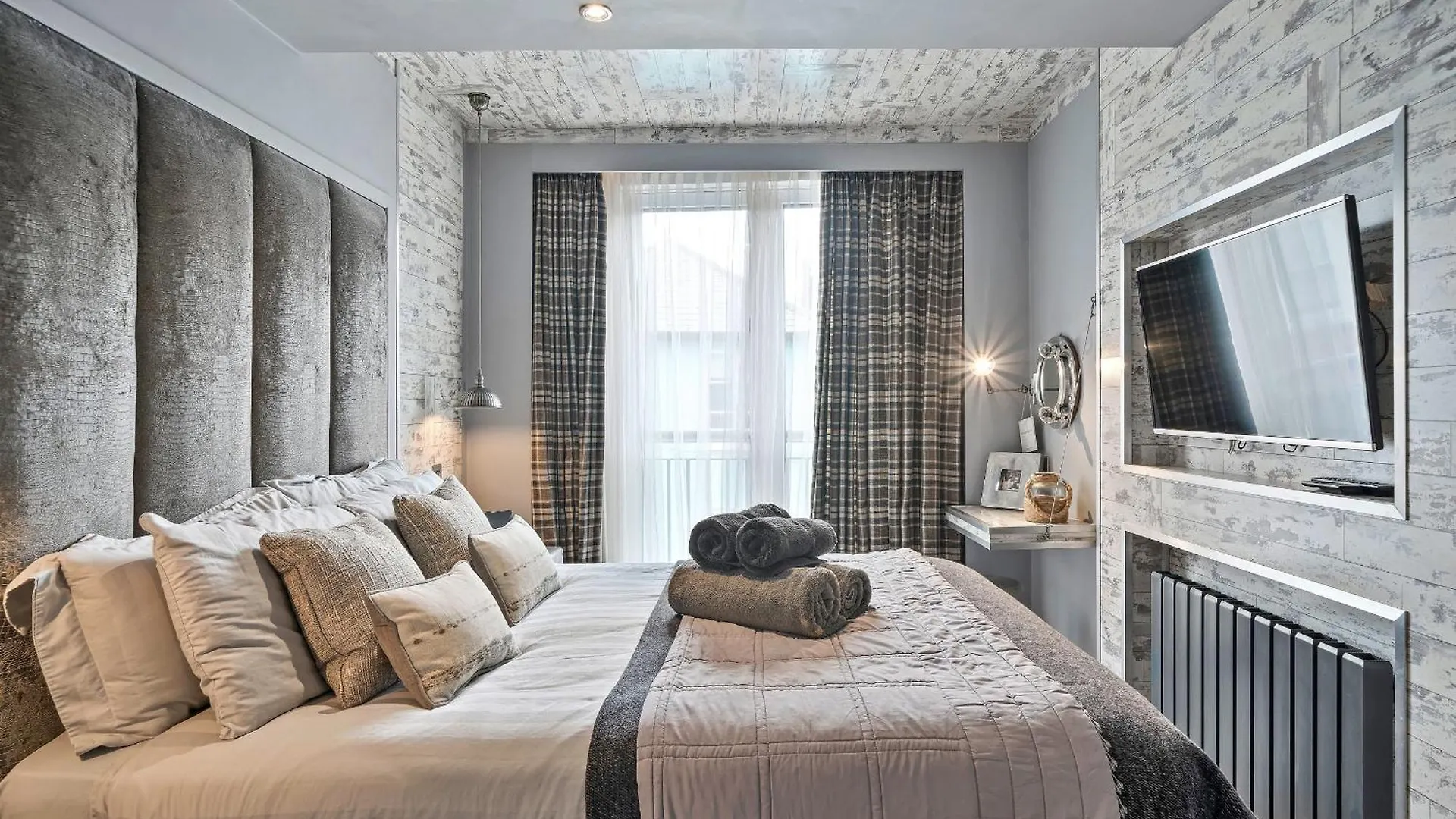 Finest Retreats - The Old Library