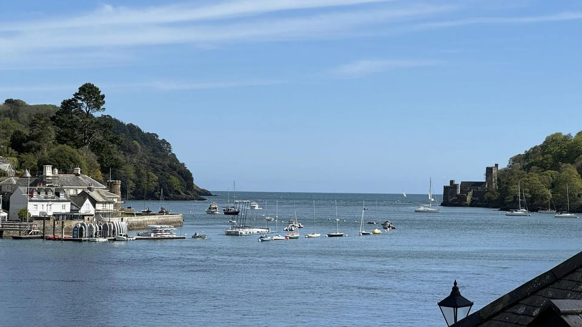 Seascape - Waterfront Apartment, Glorious Views And Parking *