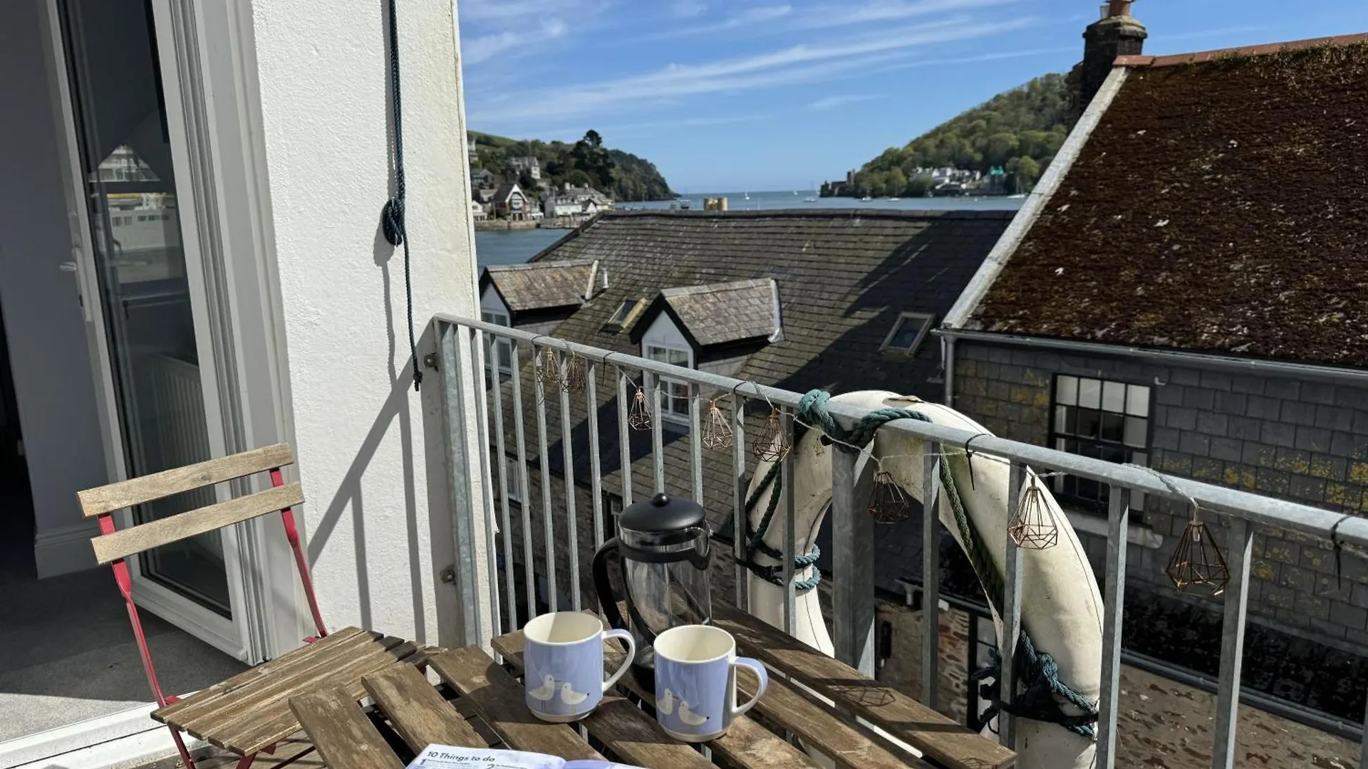 Holiday home Seascape - Waterfront Apartment, Glorious Views And Parking