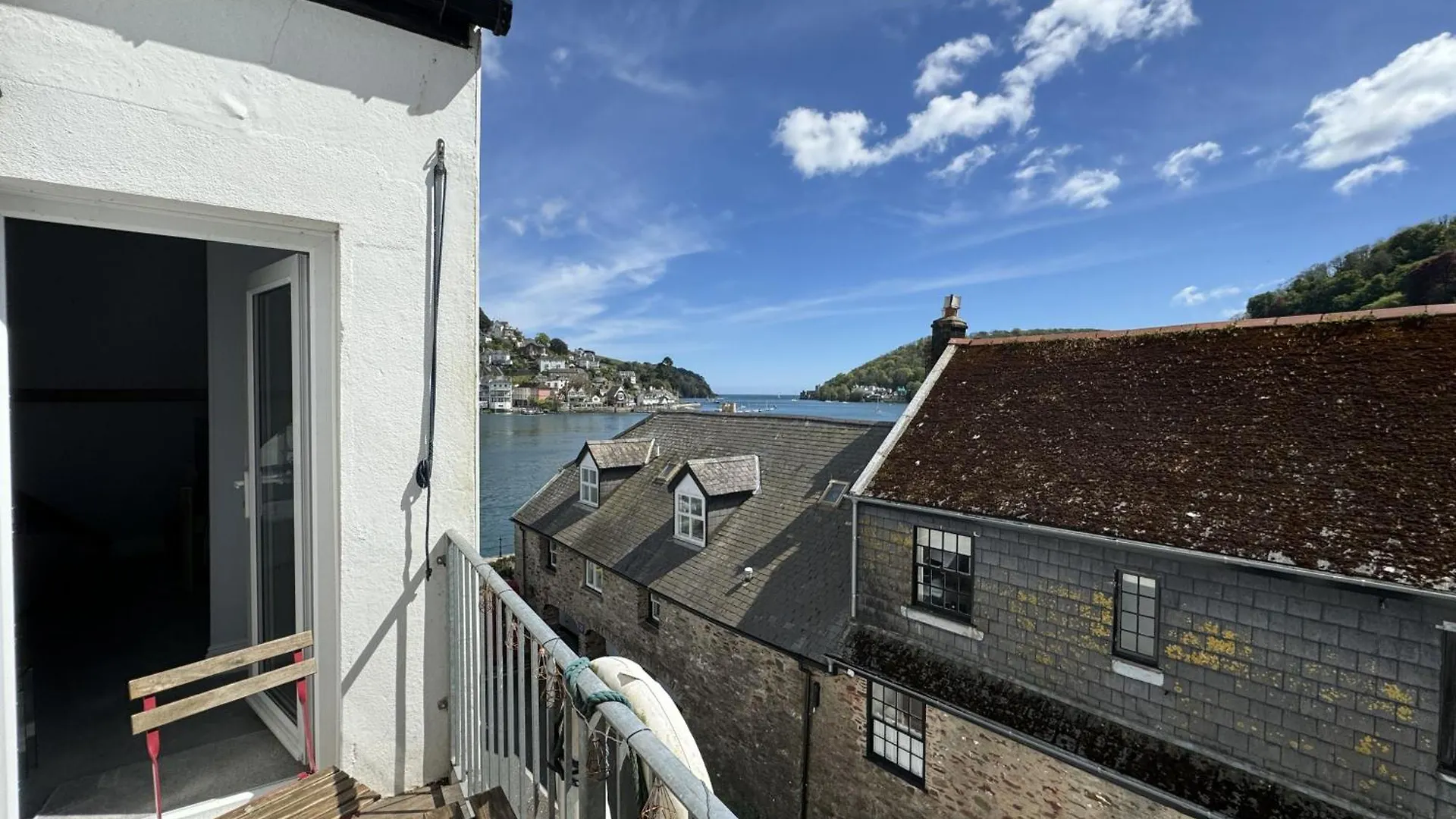 Holiday home Seascape - Waterfront Apartment, Glorious Views And Parking *