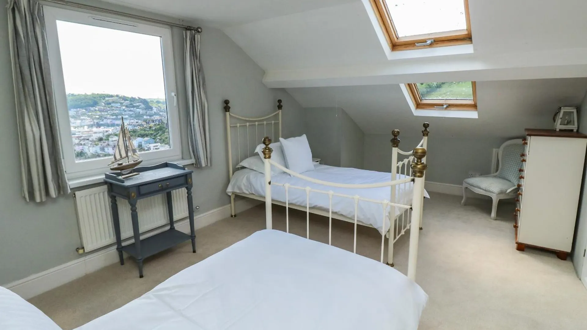 High Mount Apartment *