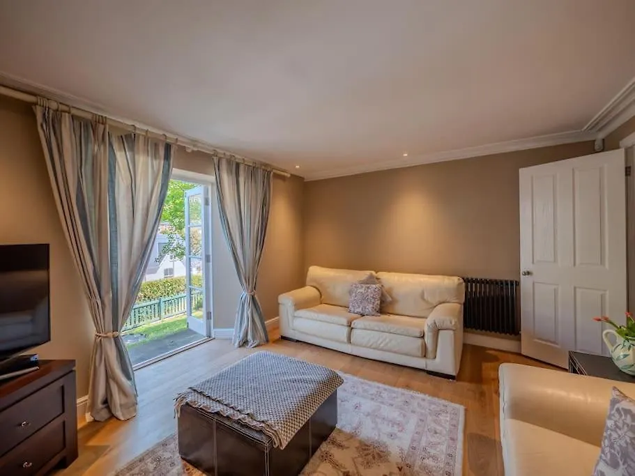 Townhouse With Garden, Parking & River Dart Views * Dartmouth