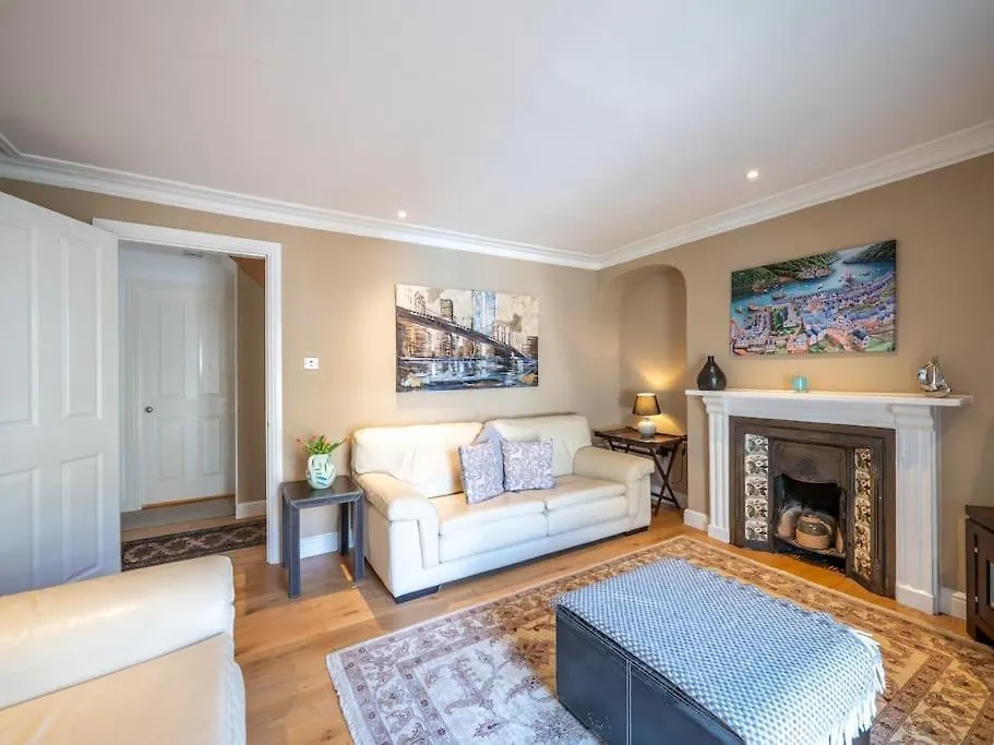 Townhouse With Garden, Parking & River Dart Views Dartmouth