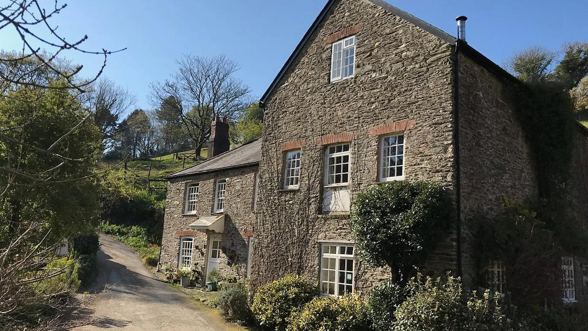 Watermill - 18th Century Converted Mill 10 Mins From Holiday home