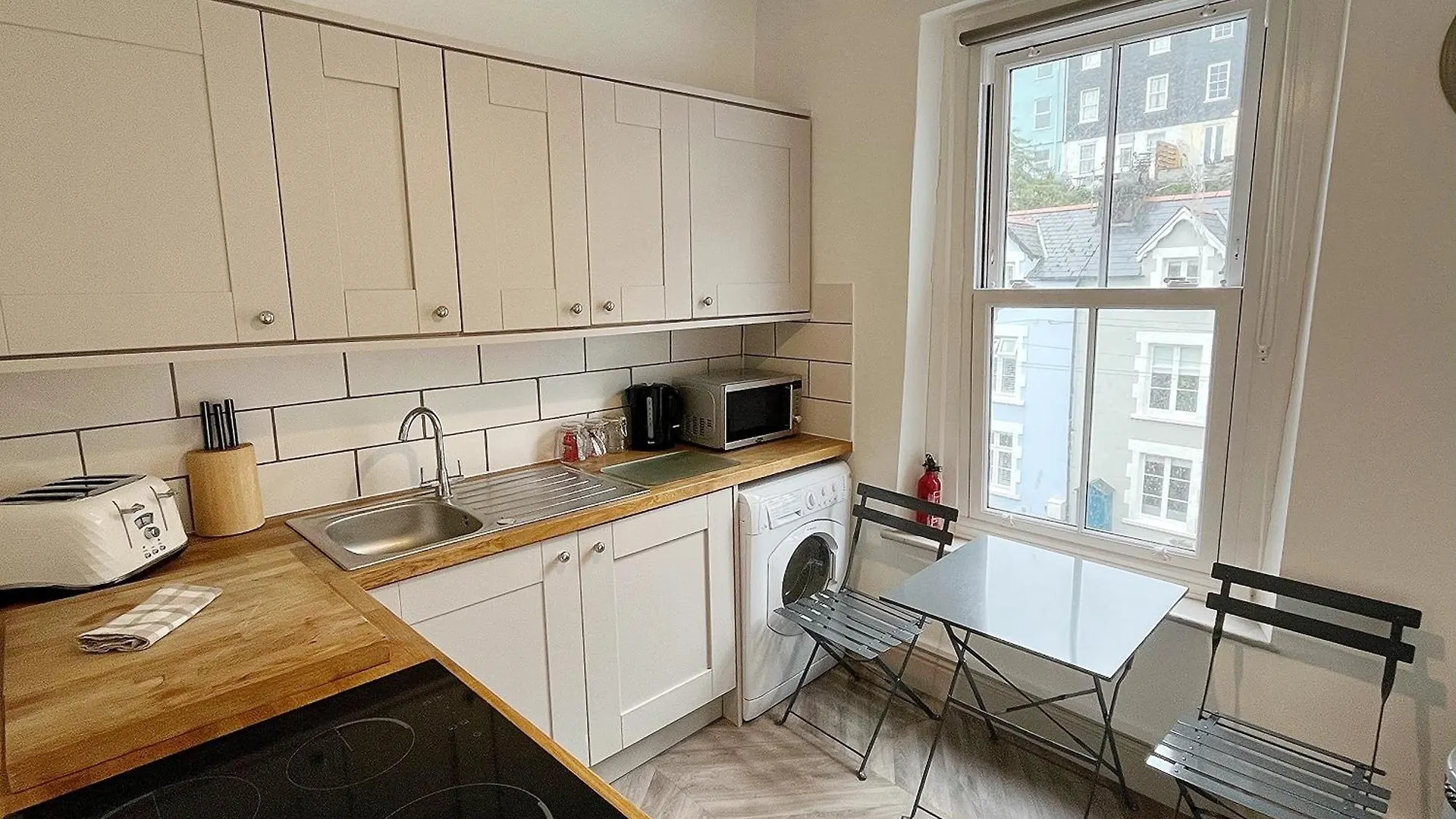 Διαμέρισμα Nancie's Place - Town Center With Private Parking - A Traditional Georgian Private Duplex - Beautifully Refurbished - Two Bedrooms, Bathroom, Kitchen And Lounge Diner Ντάρτμουθ