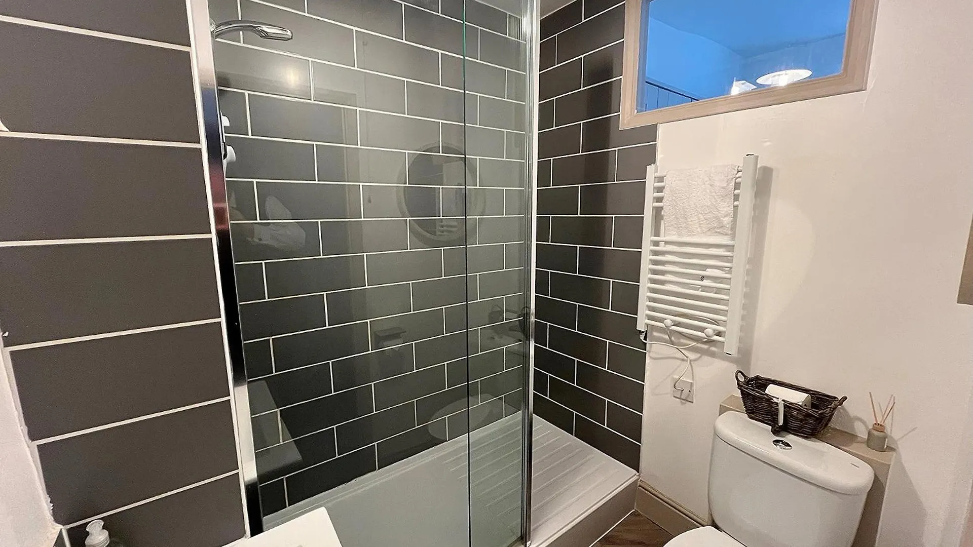 Nancie's Place - Town Center With Private Parking - A Traditional Georgian Private Duplex - Beautifully Refurbished - Two Bedrooms, Bathroom, Kitchen And Lounge Diner Ντάρτμουθ