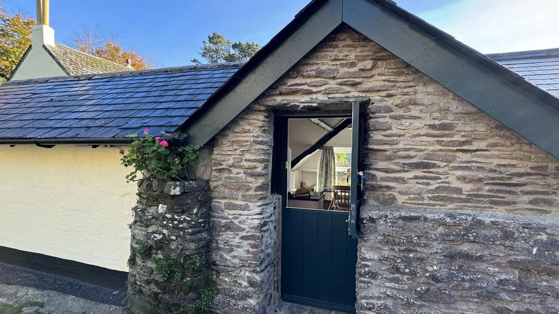 Greenswood - Cosy Cottage, Rural Location, Beautiful Landscaped Gardens With Pond And Semesterbostad Dartmouth