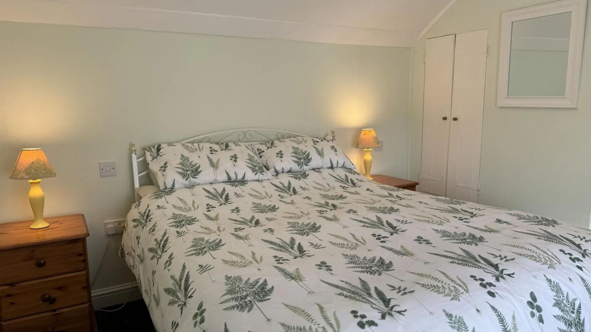 Greenswood - Cosy Cottage, Rural Location, Beautiful Landscaped Gardens With Pond And Semesterbostad
