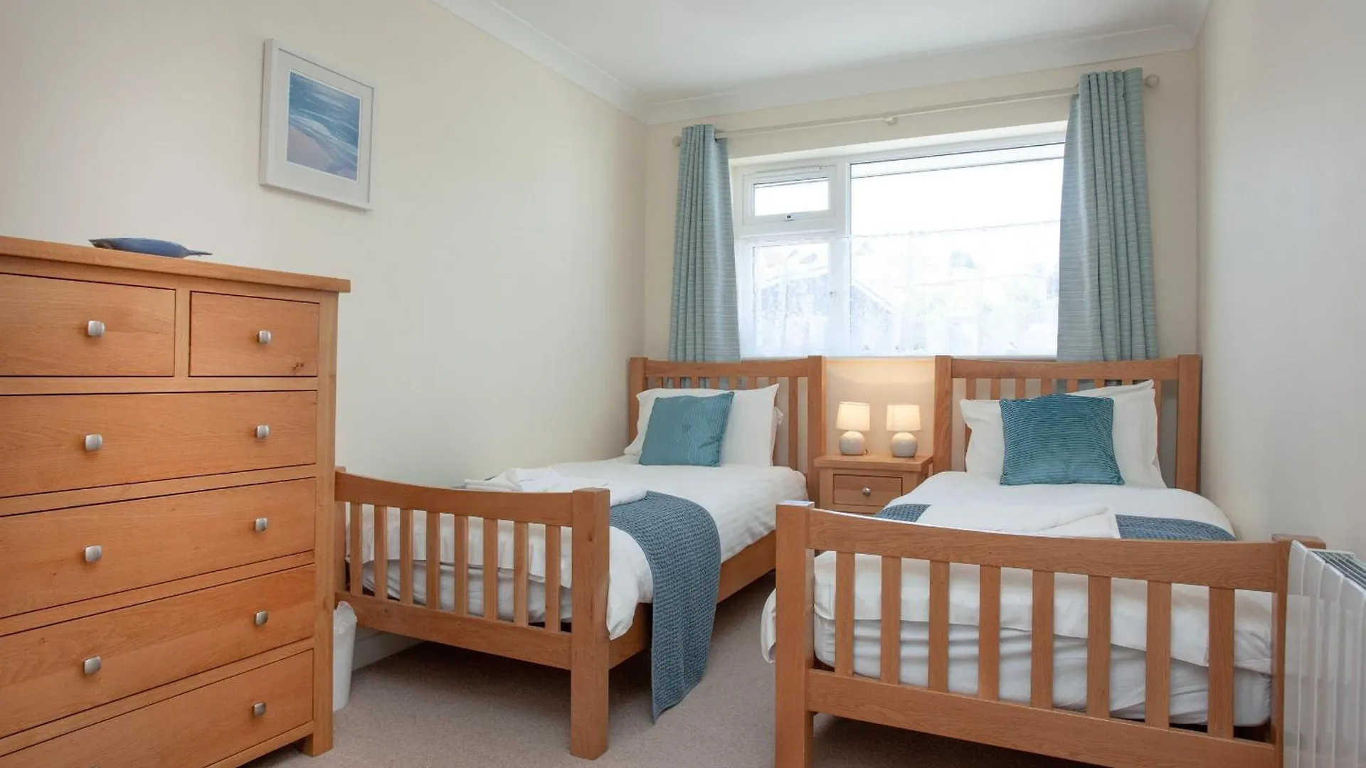Mayflower Court 10 *