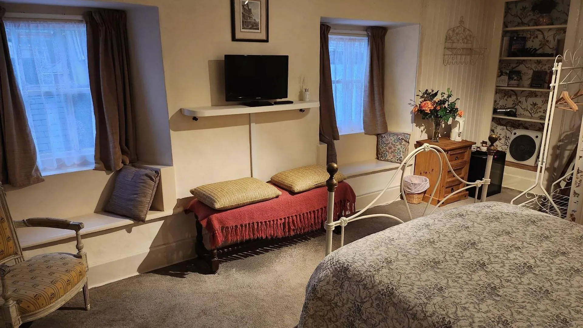 Anzac Street B+bistro Bed & Breakfast