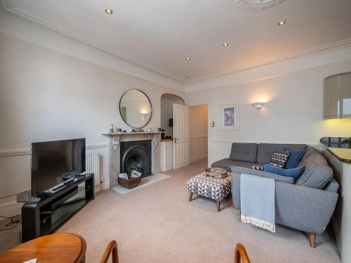 Apartament 25 Steps - Stylish 2-bed Gem In