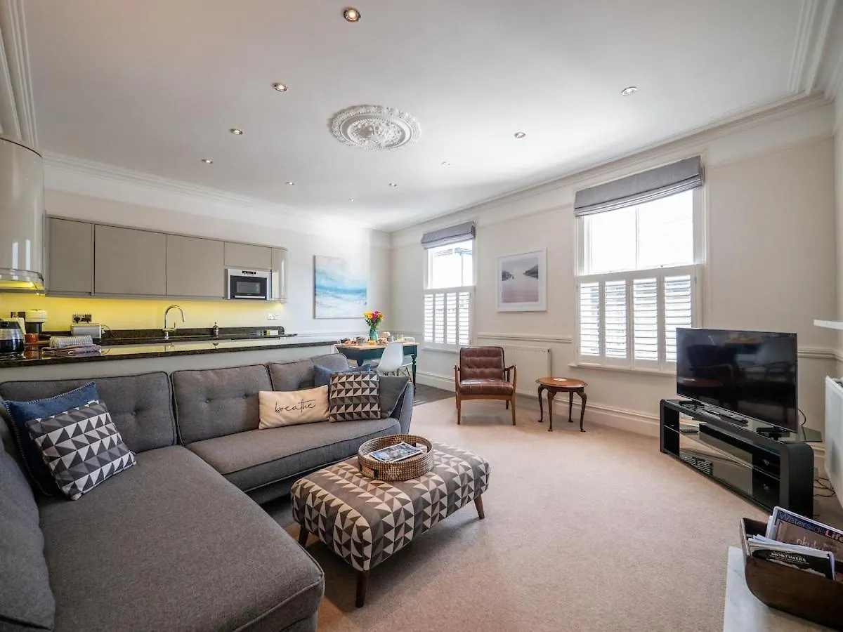 25 Steps - Stylish 2-bed Gem In Apartament Dartmouth