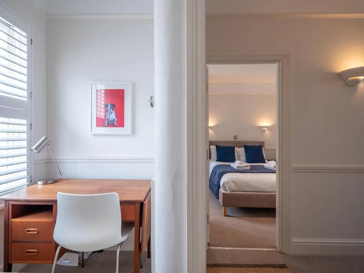 25 Steps - Stylish 2-bed Gem In Apartament
