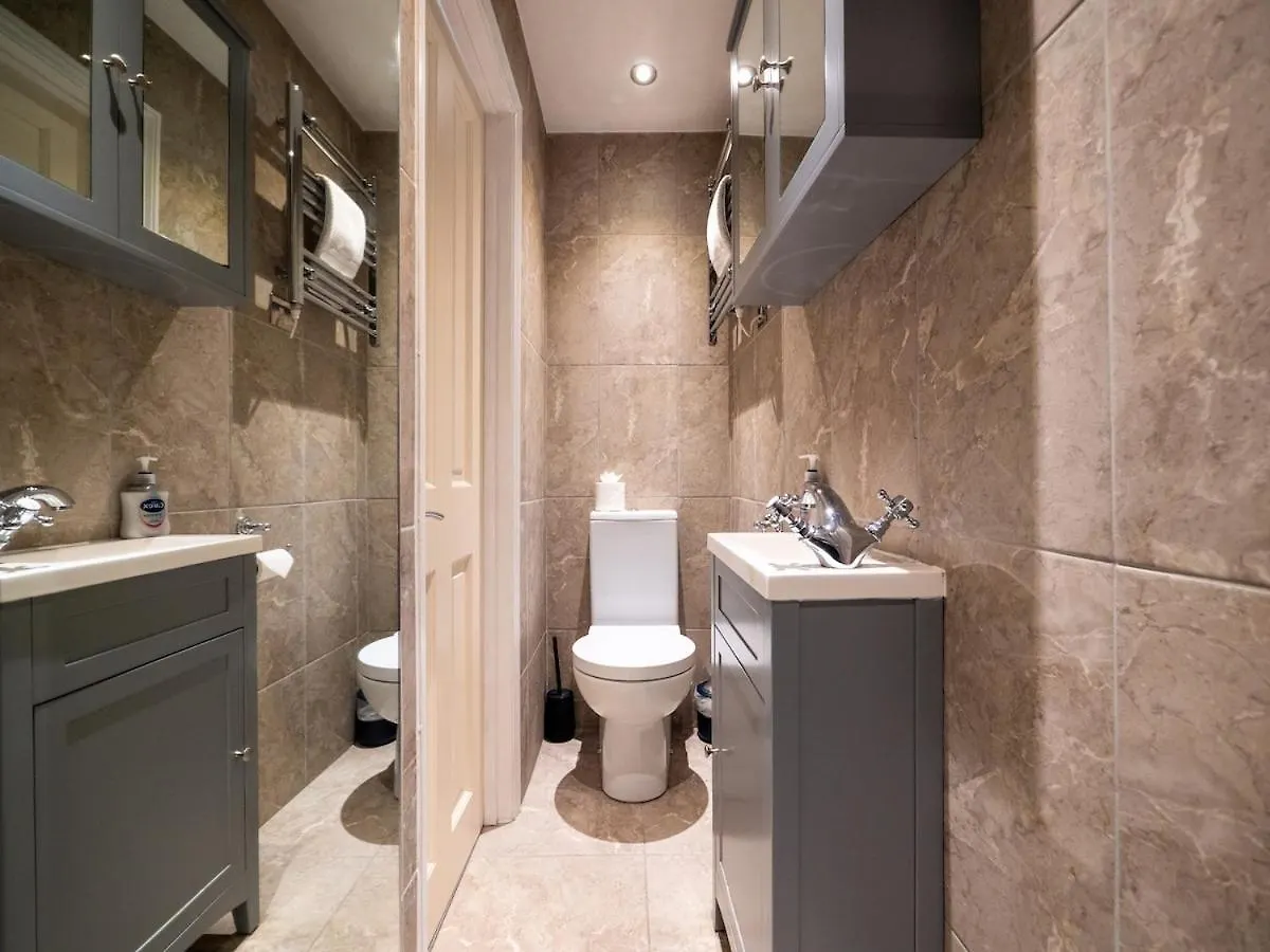 Apartament 25 Steps - Stylish 2-bed Gem In Dartmouth