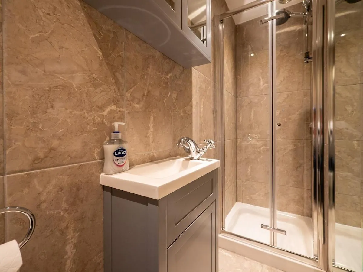 25 Steps - Stylish 2-bed Gem In