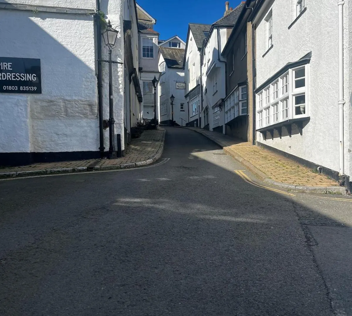 25 Steps - Stylish 2-bed Gem In Dartmouth