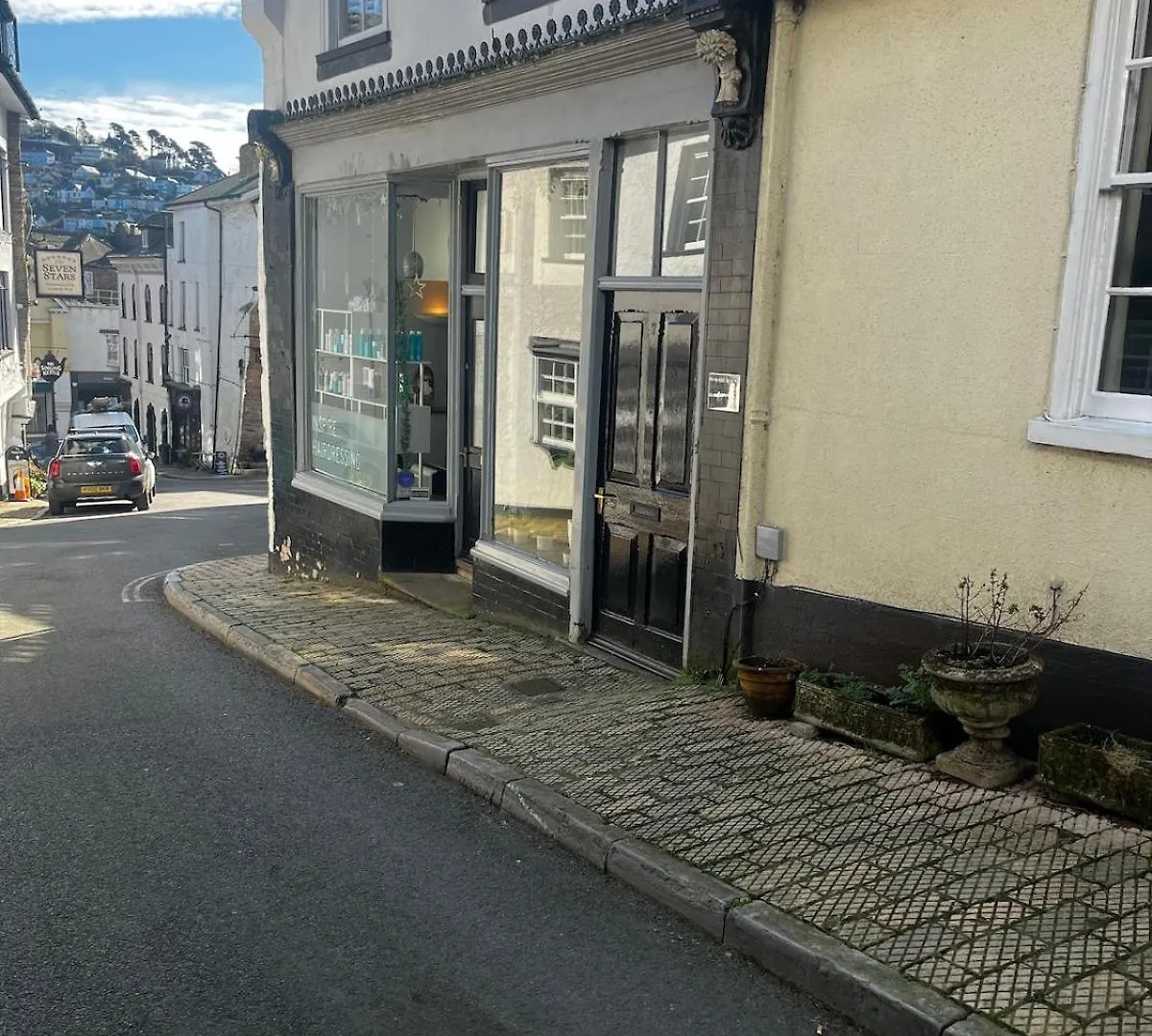 25 Steps - Stylish 2-bed Gem In Dartmouth