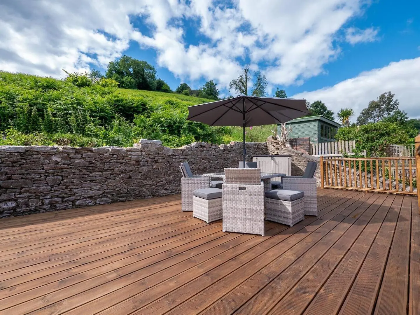 Townhouse With Garden, Parking & River Dart Views Holiday home Dartmouth