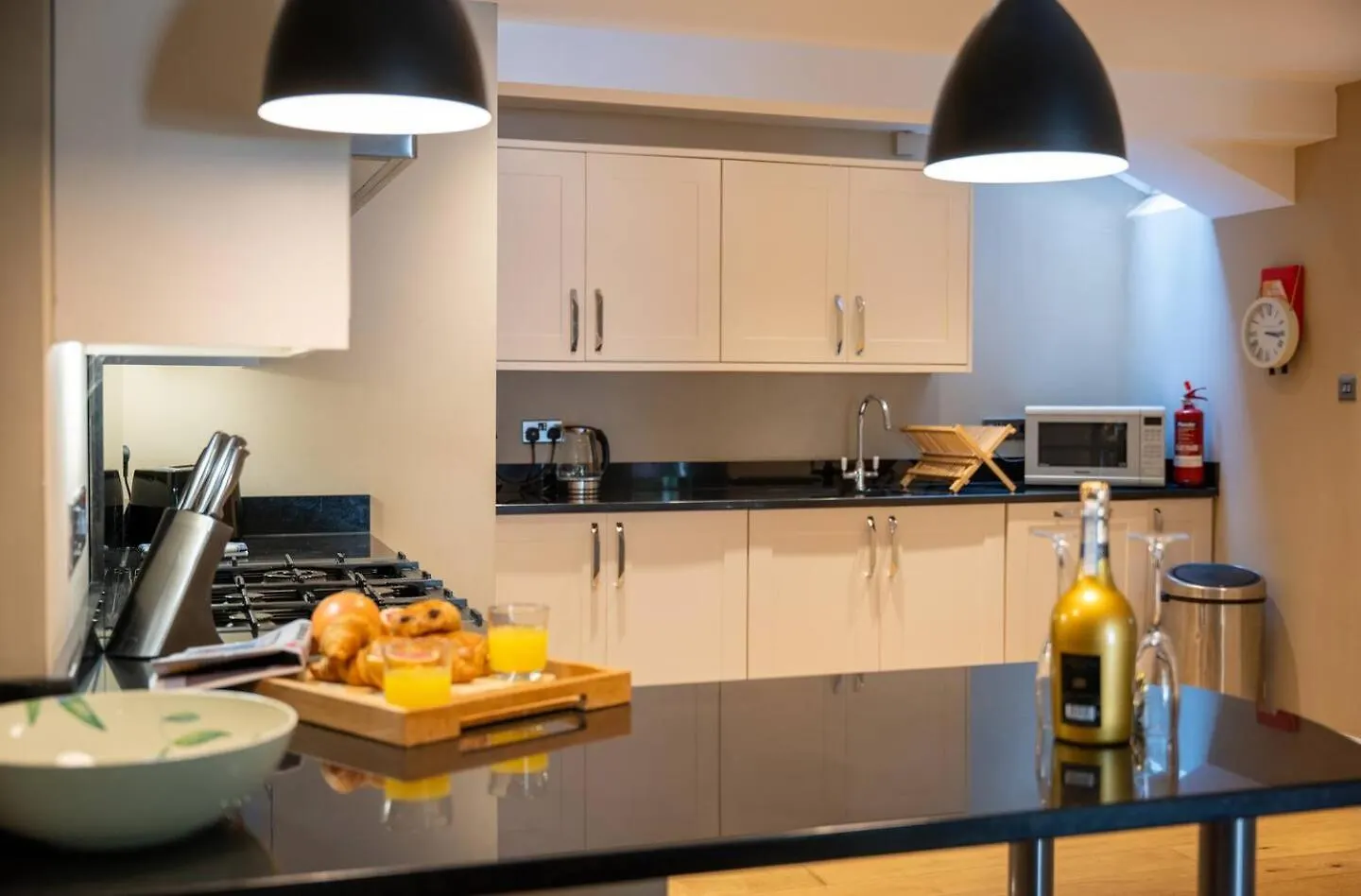 Holiday home Townhouse With Garden, Parking & River Dart Views