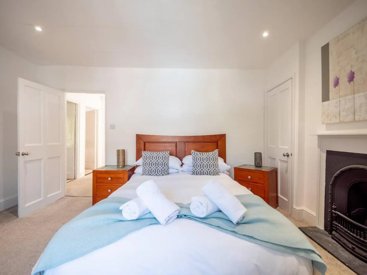 Townhouse With Garden, Parking & River Dart Views