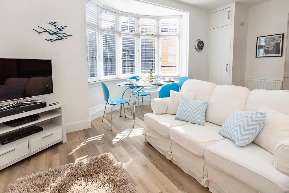 Charming With Garden & Parking Διαμέρισμα