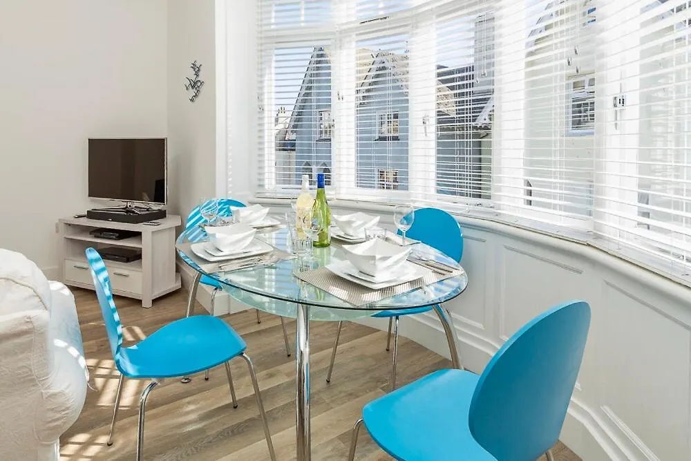 Charming With Garden & Parking *