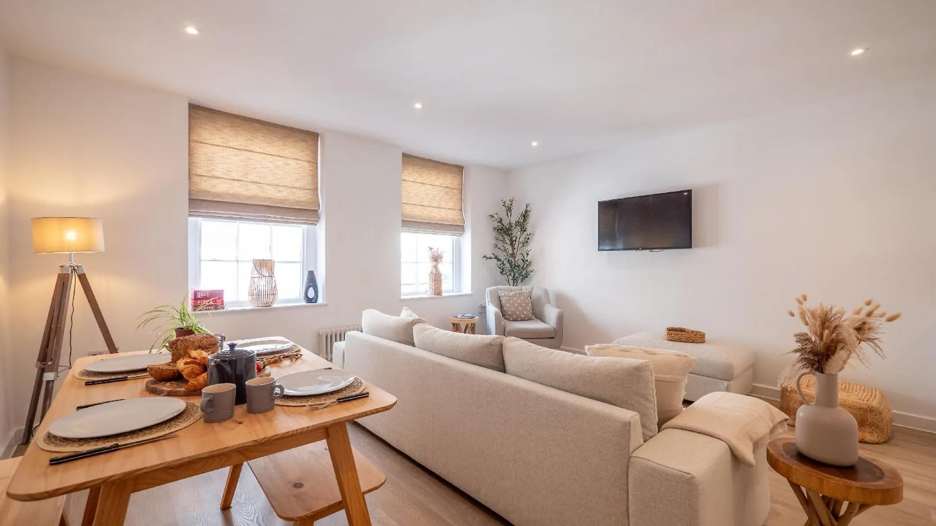 아파트 Stylish Coastal Living In The Heart Of 다트머스