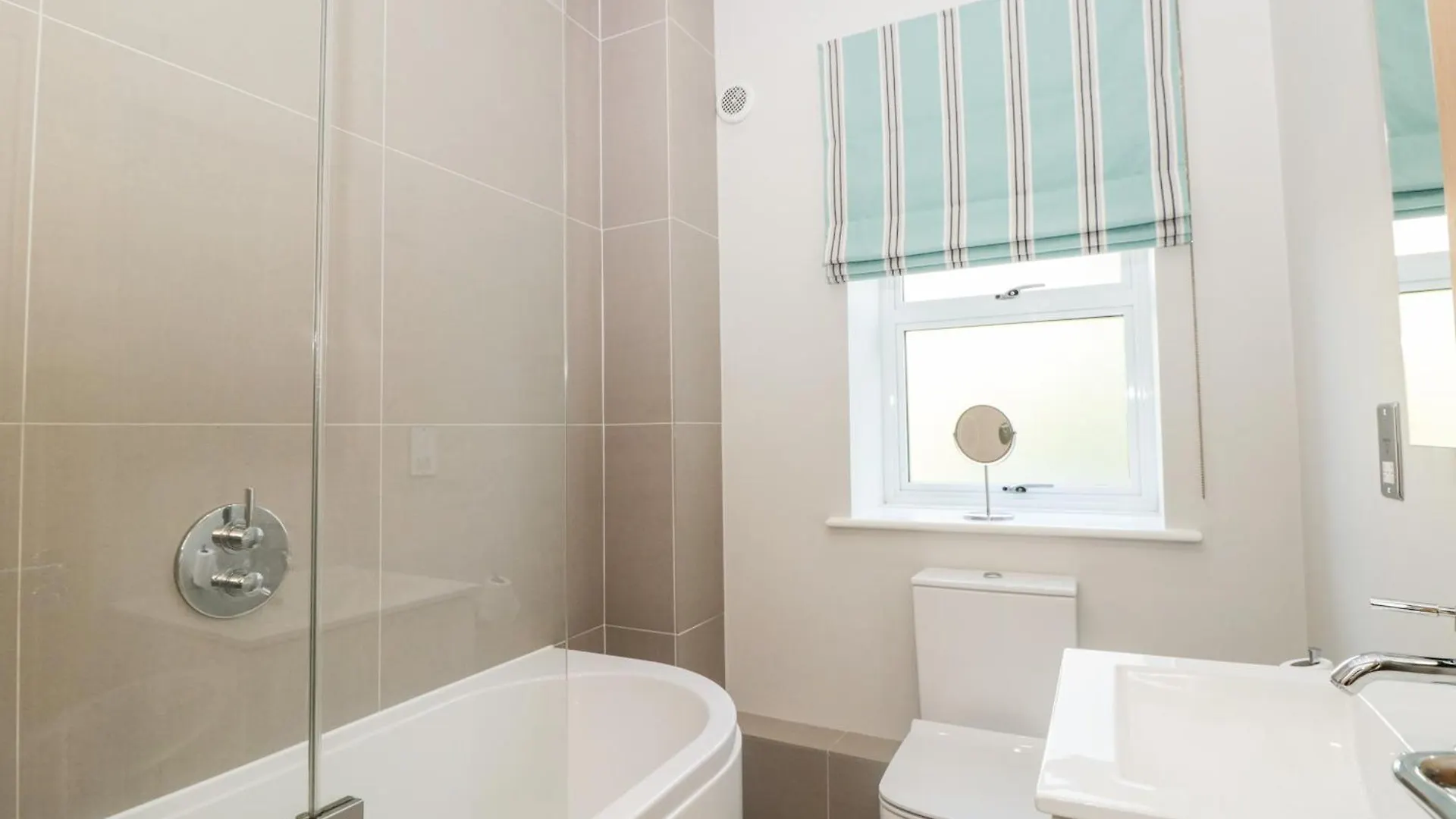 2 The Manor House, Hillfield Village *