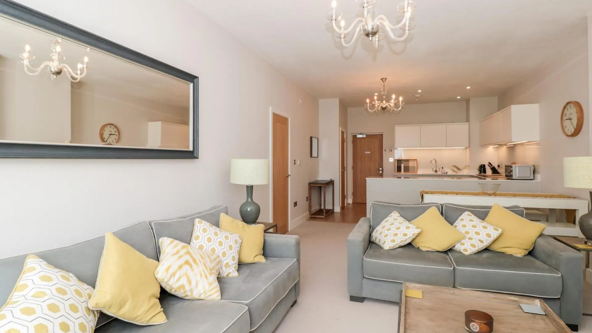 2 The Manor House, Hillfield Village