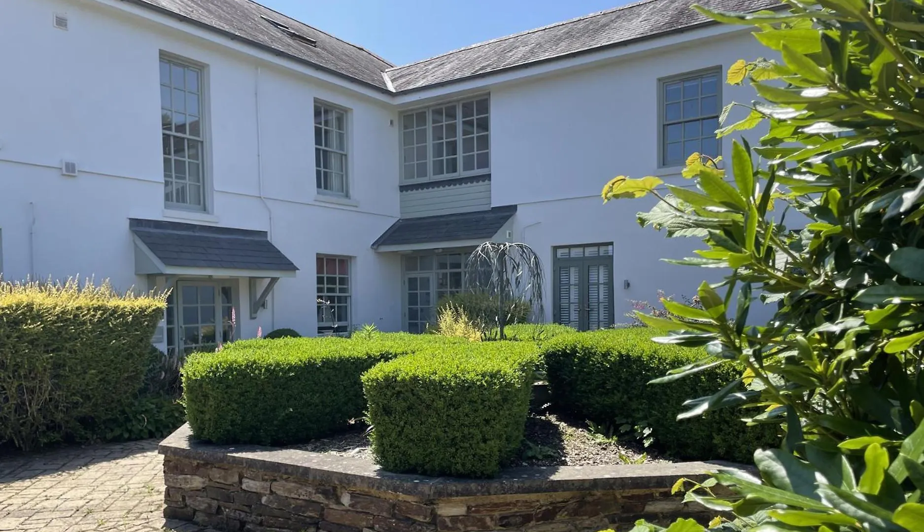 2 The Manor House, Hillfield Village *
