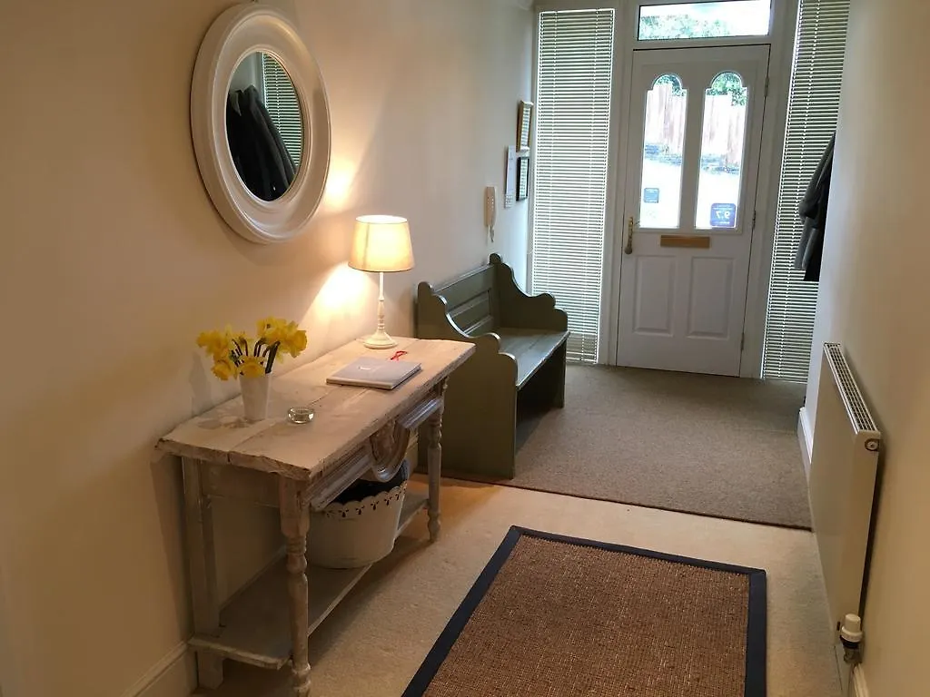 Appletree Court House 5* Dartmouth